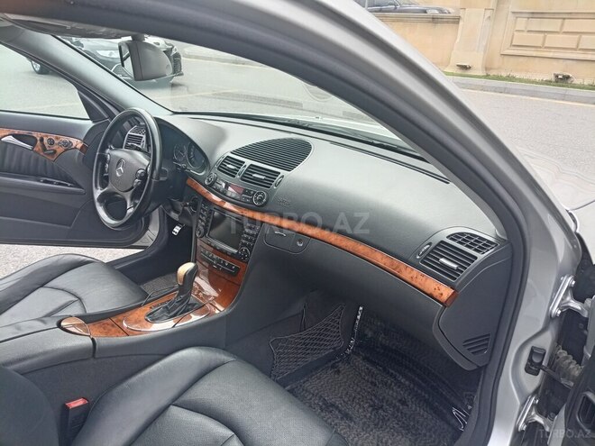 Mercedes E 240-5