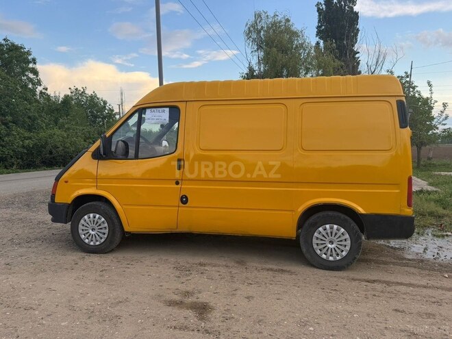 Ford Transit-3