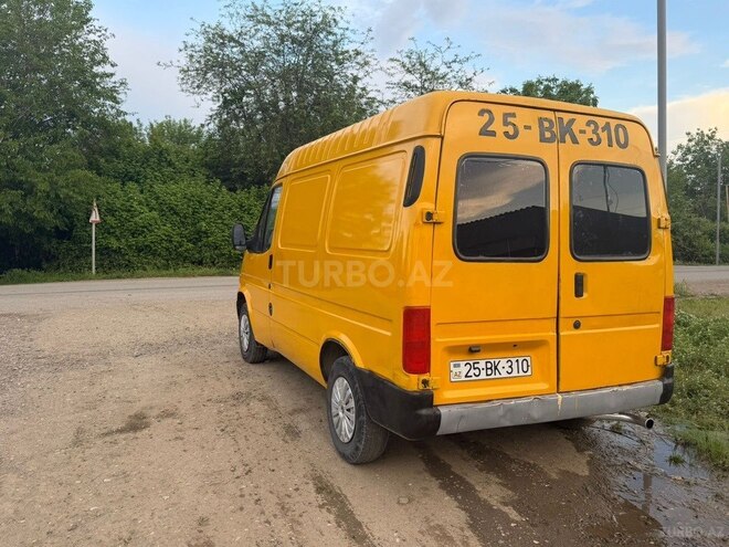 Ford Transit-4