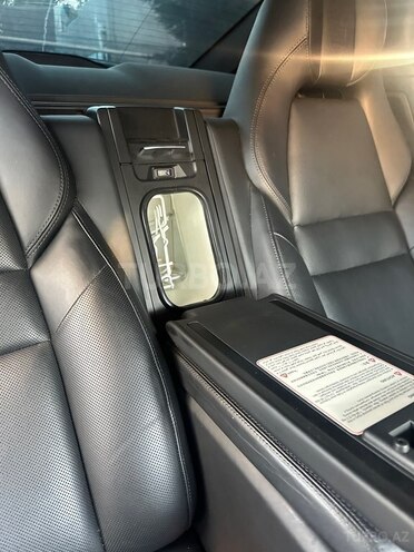 Porsche Panamera 4S Executive-13