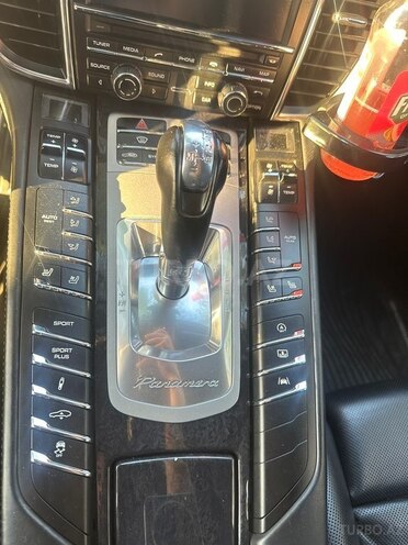 Porsche Panamera 4S Executive-9