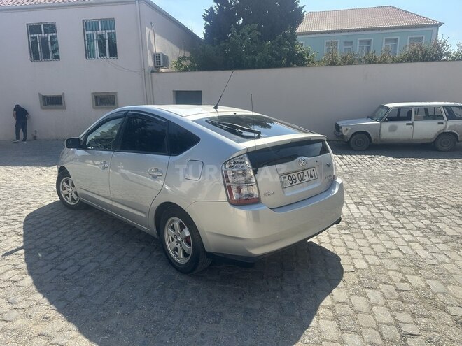 Toyota Prius-5