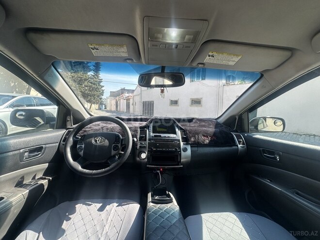 Toyota Prius-8
