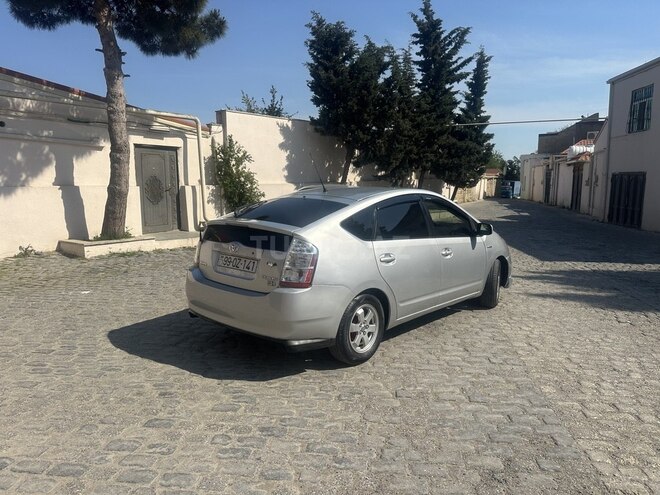 Toyota Prius-4