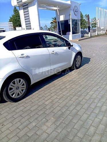 Kia Rio-5
