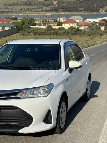Toyota Corolla Axio-3