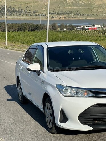 Toyota Corolla Axio-2