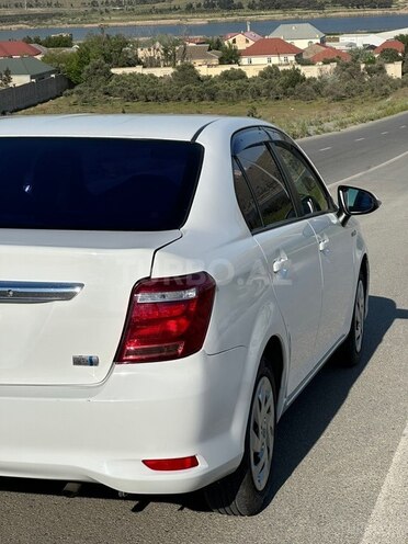 Toyota Corolla Axio-6