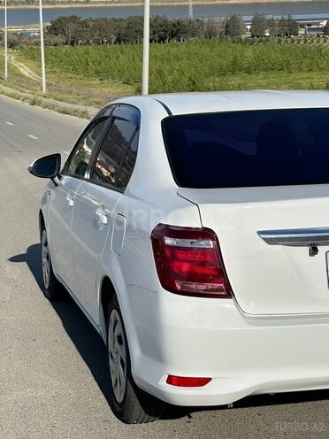Toyota Corolla Axio-5