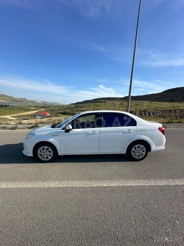 Toyota Corolla Axio-7