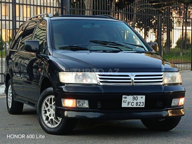Mitsubishi Chariot-3