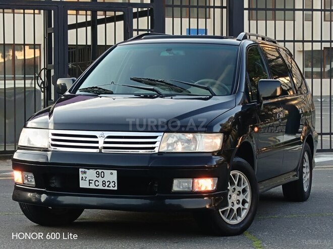 Mitsubishi Chariot-4