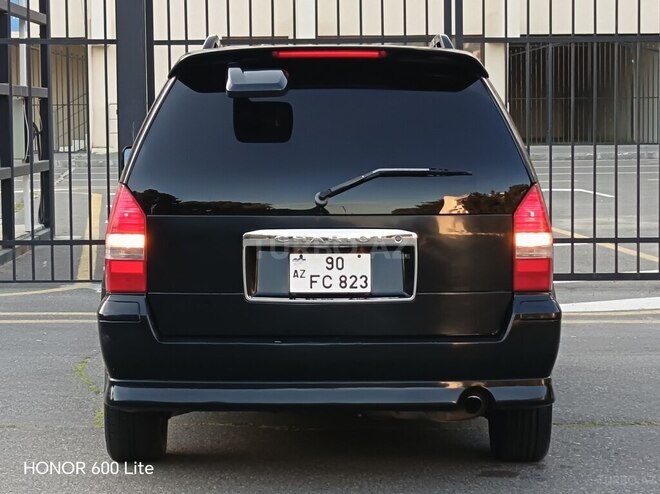 Mitsubishi Chariot-15