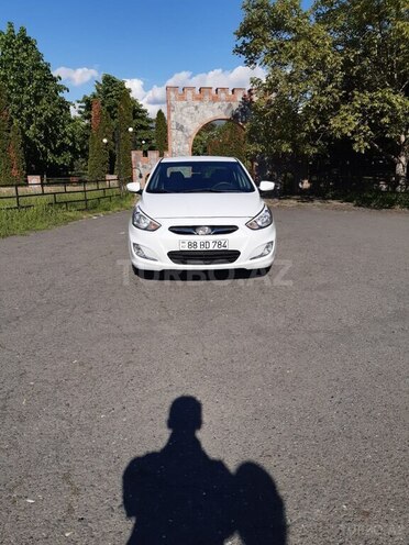 Hyundai Accent-1
