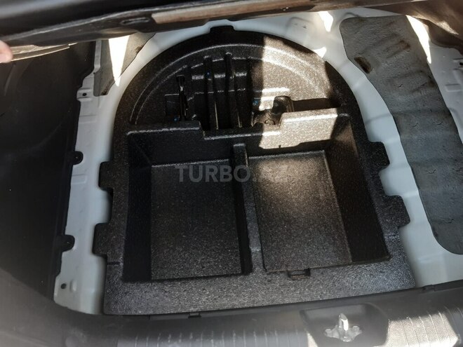 Hyundai Accent-14