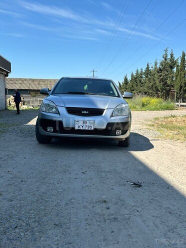 Kia Rio-1