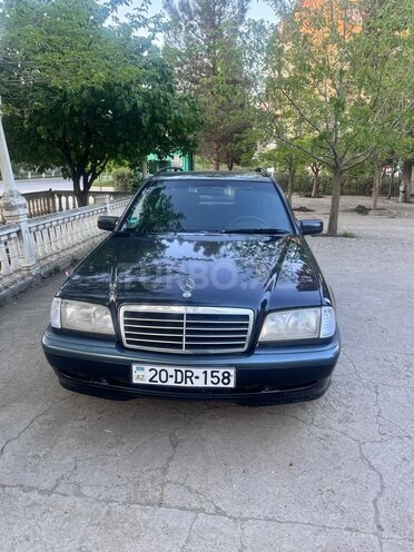 Mercedes C 200-1