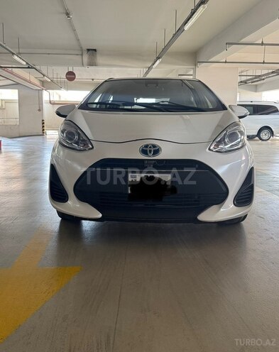 Toyota Aqua-5