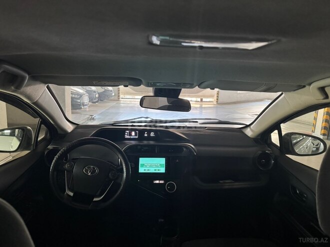 Toyota Aqua-9
