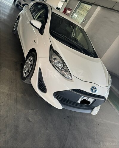 Toyota Aqua-17