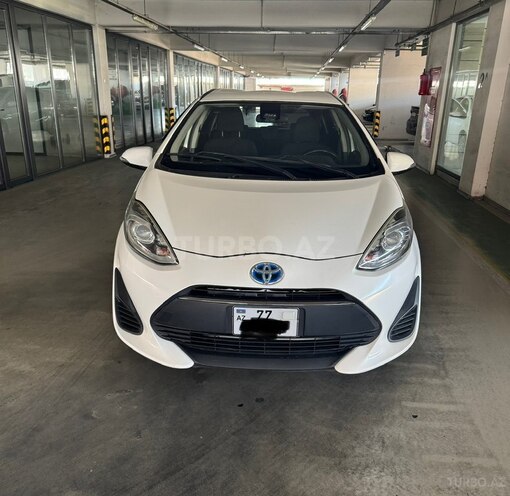 Toyota Aqua-1