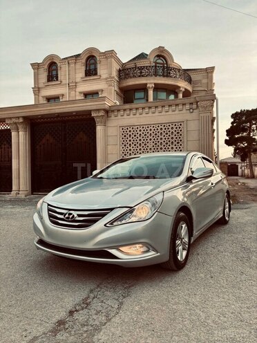 Hyundai Sonata-2