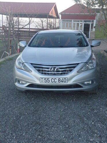 Hyundai Sonata-1