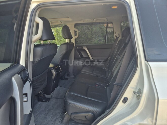 Toyota Land Cruiser Prado-10
