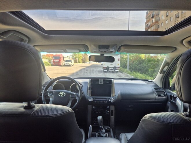 Toyota Land Cruiser Prado-8