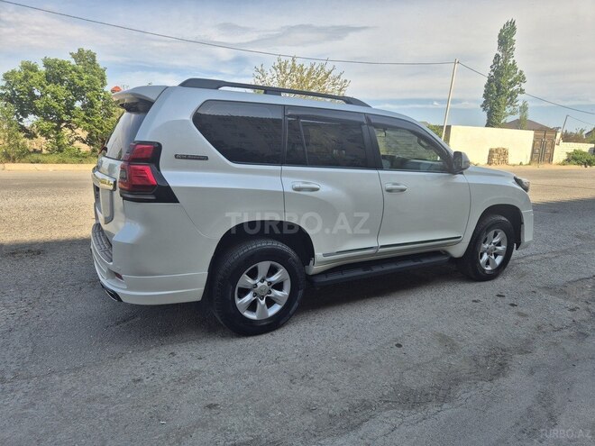 Toyota Land Cruiser Prado-3