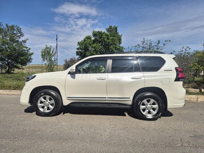Toyota Land Cruiser Prado-4