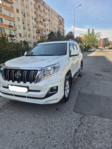 Toyota Land Cruiser Prado-5