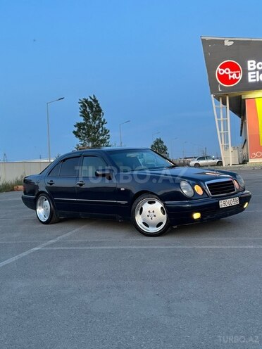 Mercedes E 230-2