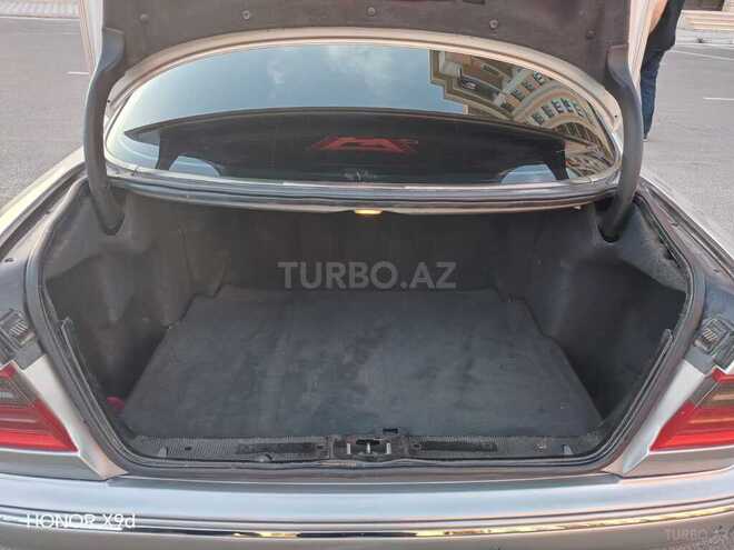 Mercedes E 220-3