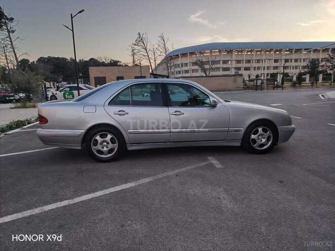 Mercedes E 220-10