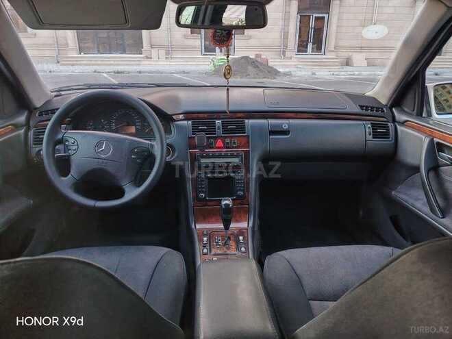 Mercedes E 220-16