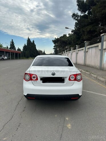 Volkswagen Jetta-2