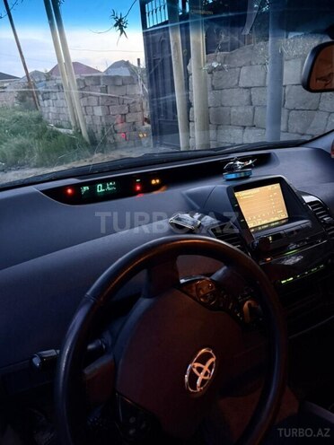 Toyota Prius-5