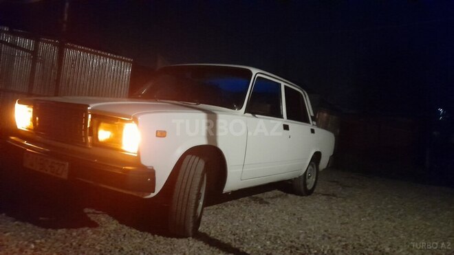 LADA (VAZ) 2107-2