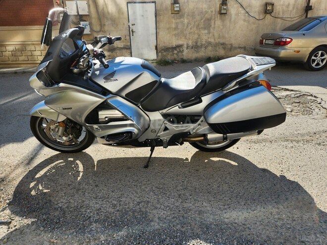 Honda CTX 1300-5
