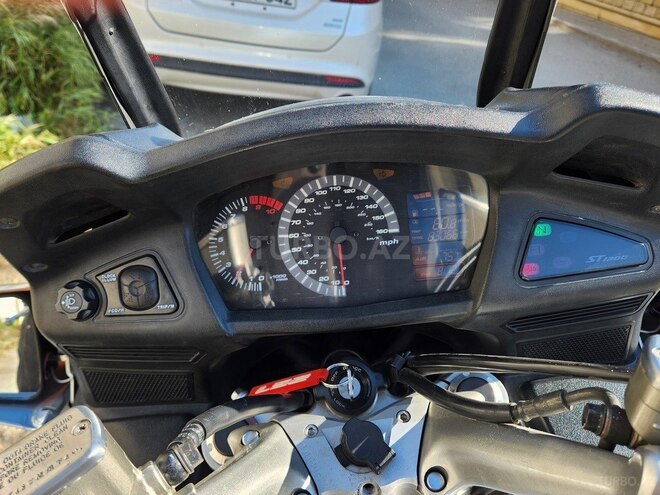 Honda CTX 1300-7