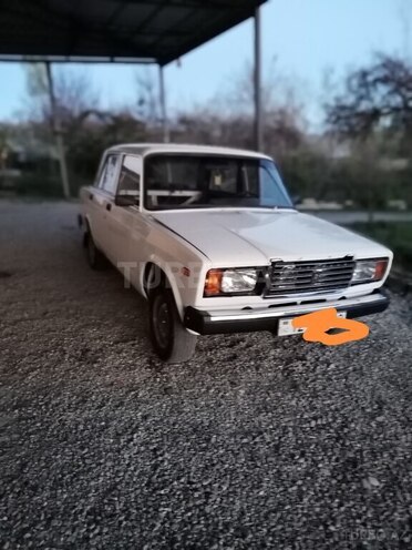 LADA (VAZ) 2107-1