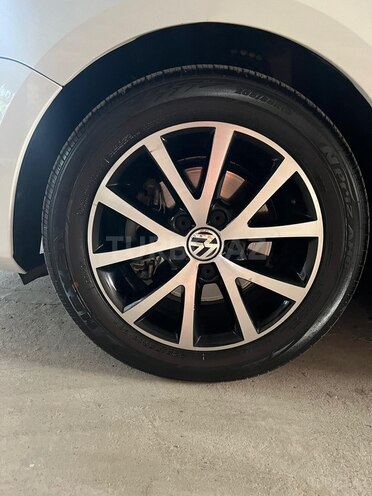 Volkswagen Jetta-8