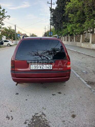 Opel Astra-2