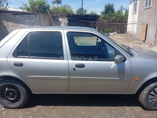 Ford Fiesta-2