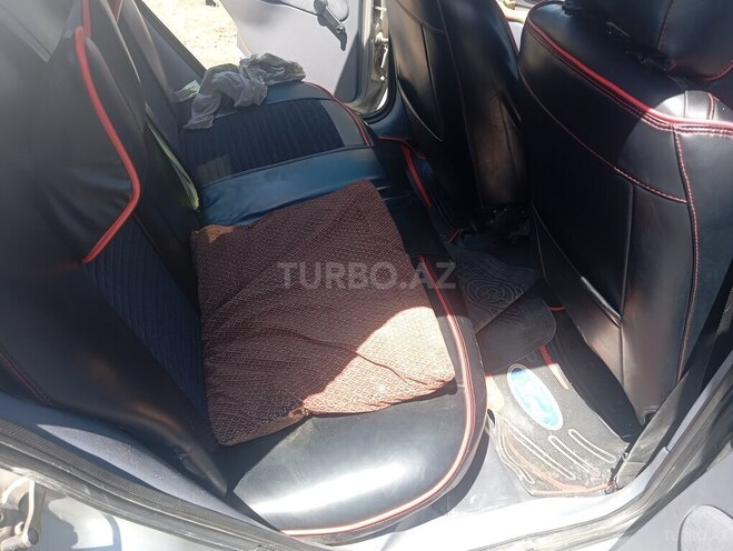 Ford Fiesta-6