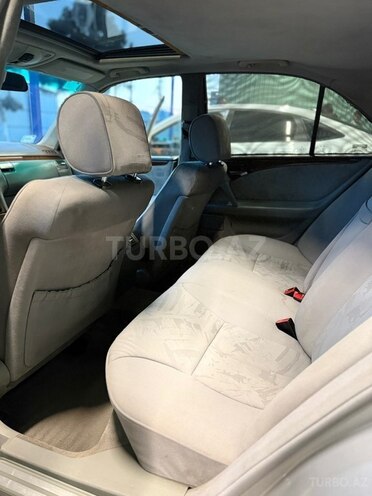 Mercedes E 280-16