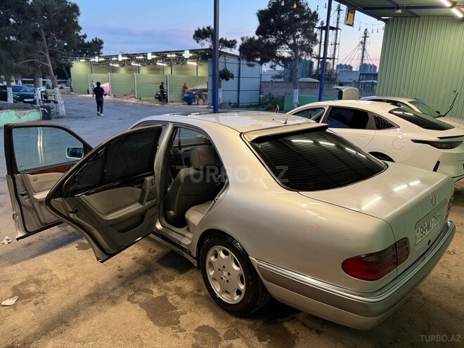 Mercedes E 280-18