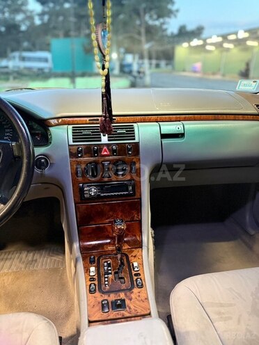 Mercedes E 280-15