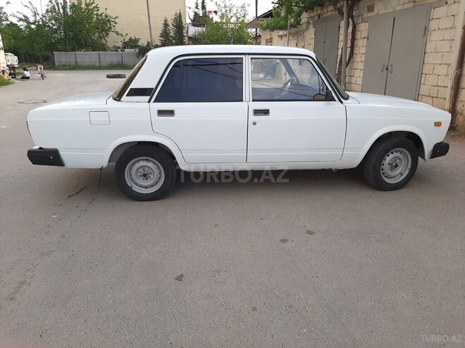 LADA (VAZ) 2107-2